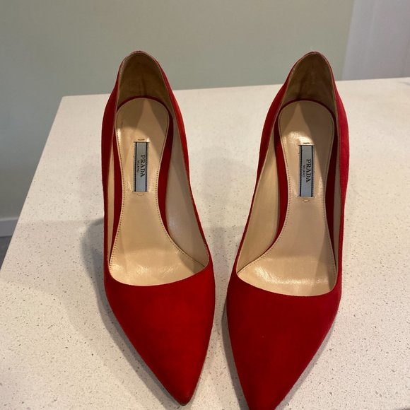 - Prada- Classic Soft Leather/ Suede Pumps Red - Picture 2 of 4